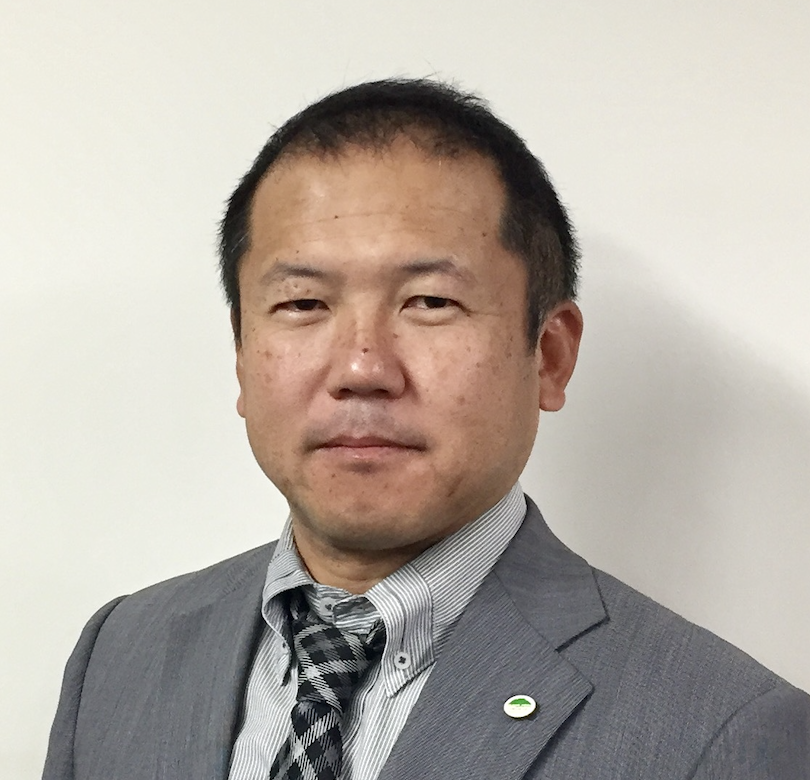 三井津 健